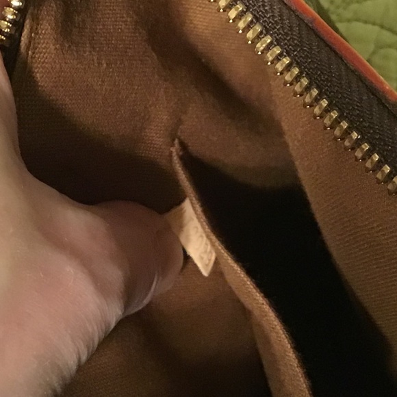 Louis Vuitton Over the Shoulder Handbag Authentic - Picture 11 of 12